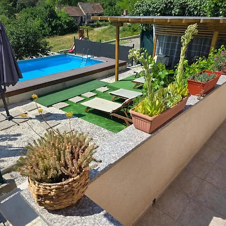 Villa House Luma *